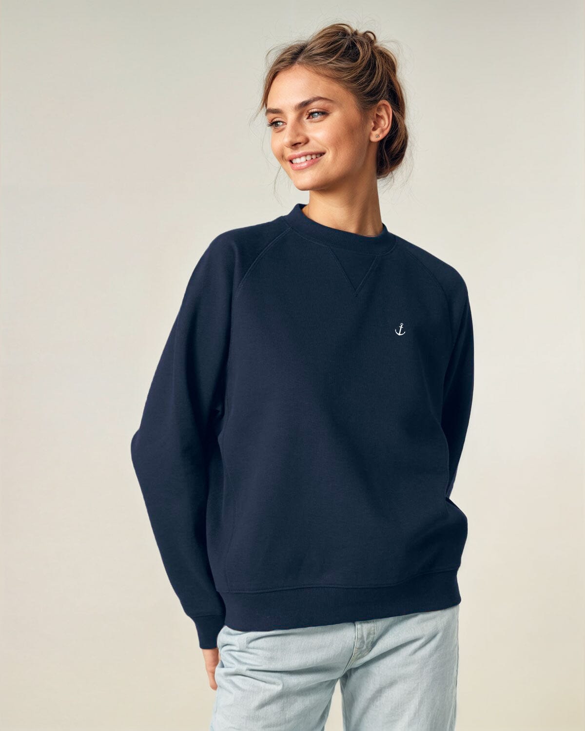 Weicher Bio-Pullover für Segler mit dem Stick Anker | wellenwind.de | navyblue
