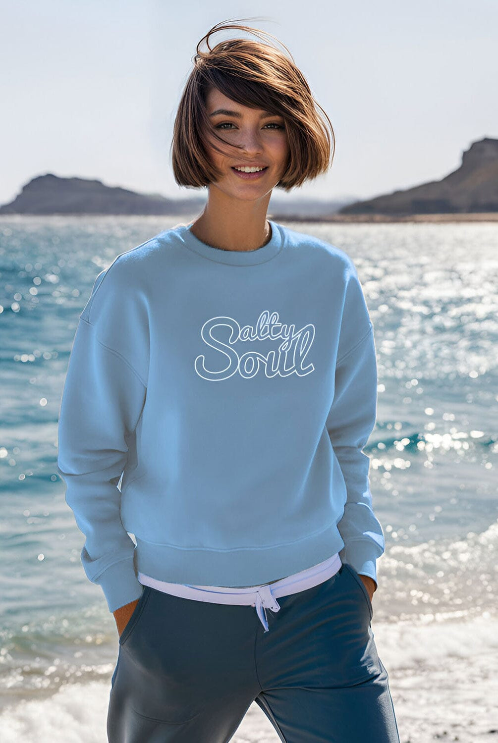 Weicher Bio-Damen Pullover für Segler mit dem Aufdruck Salty Soul | wellenwind.de | EMSTSU178 brightblue